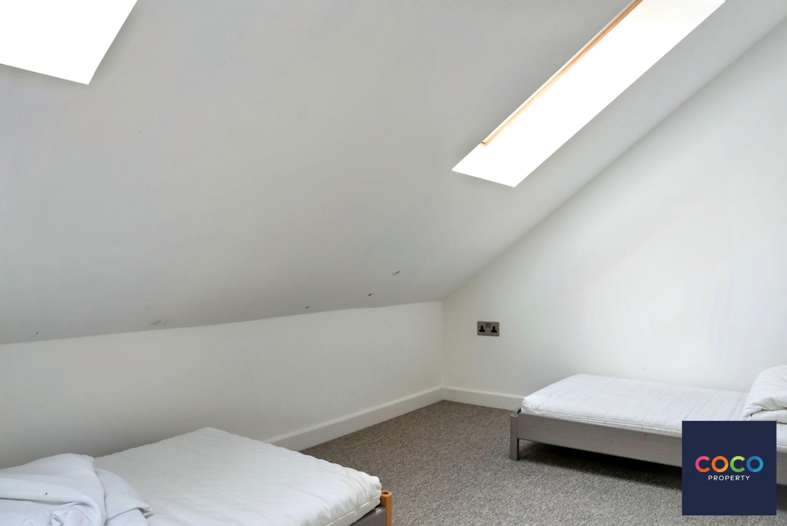 Enhanced Modern Home , Steps from Chesil Beach Property image 8