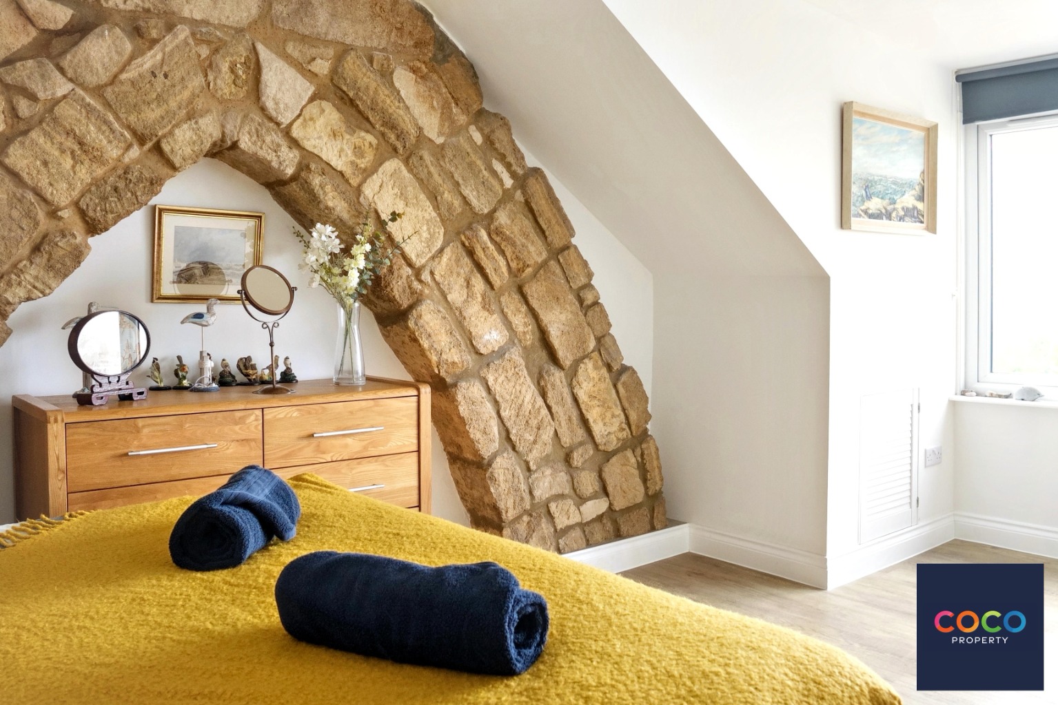 Stunning 4-Bed Stone Cottage in Portland with Sea Views Property image 3