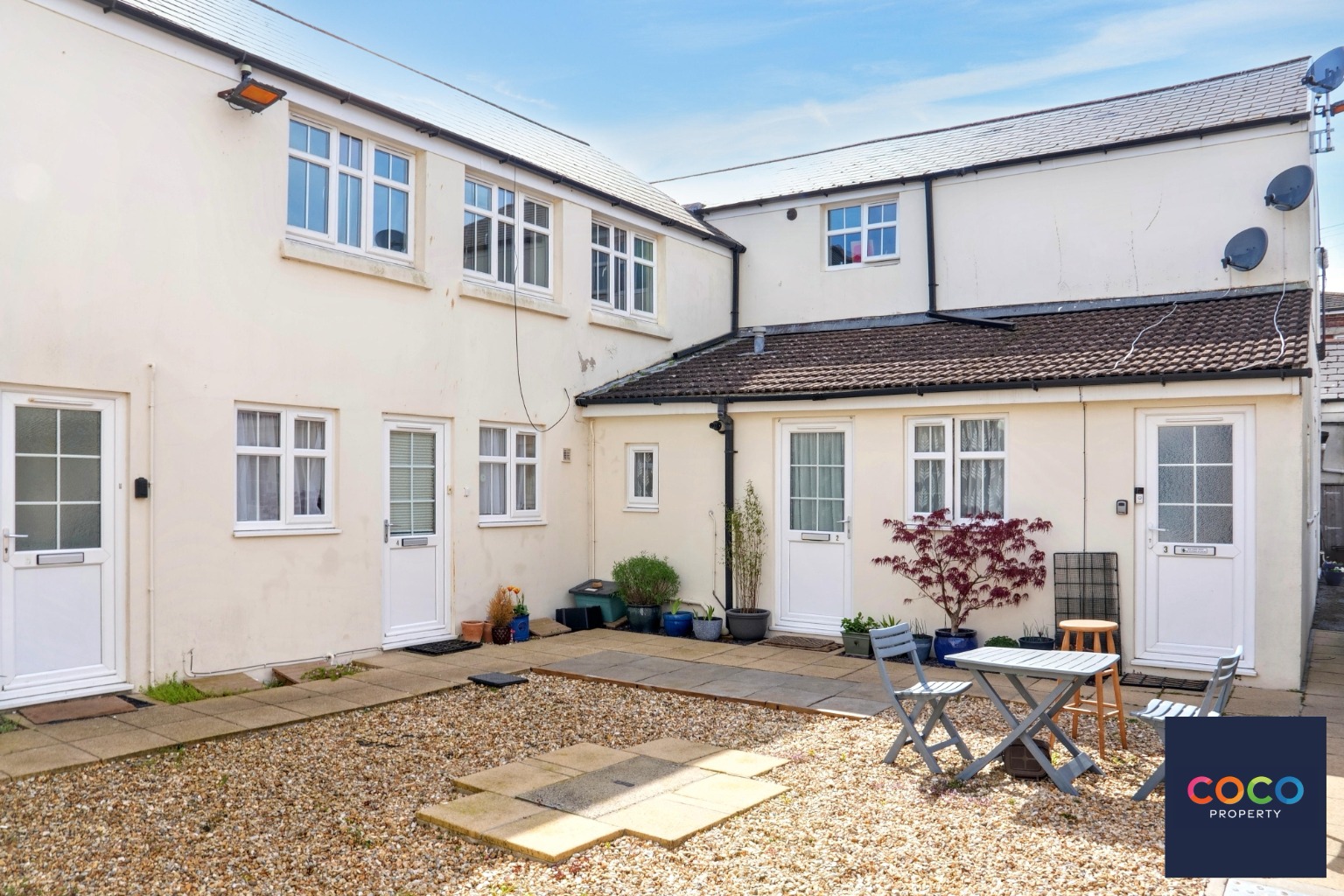 Spacious Ground Floor Apartment with Parking in Dorchester