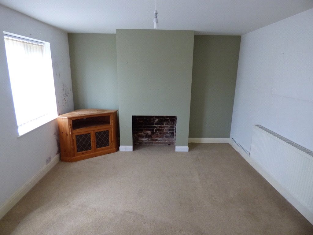 3-Bed End of Terrace House with Parking & Conservatory, Weymouth Property image 4