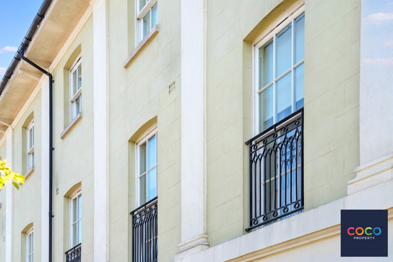 Stylish Two-Bedroom Apartment with Juliet Balcony in Dorchester Property image 2