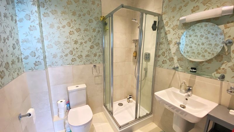 Stylish Two-Bedroom Apartment with Juliet Balcony in Dorchester Property image 9