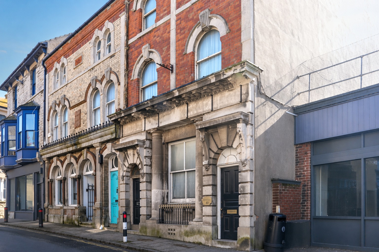 Period Split Level Maisonette with Garden, Bank Vault & No Forward Chain