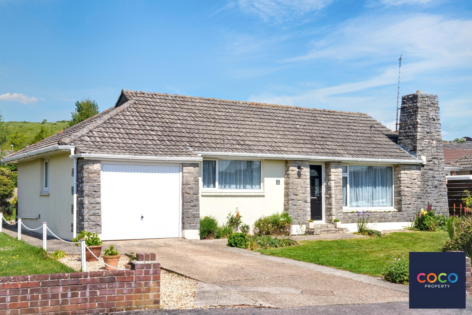 Charming 2-Bed Detached Bungalow in Preston, Dorset with Gardens