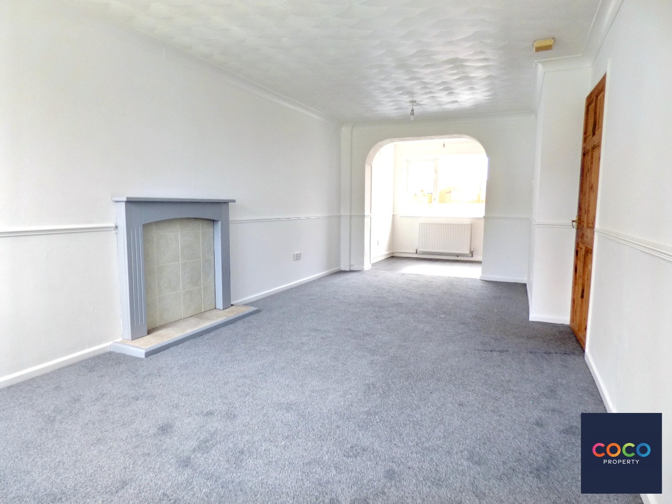 Spacious 4-Bed End-Terrace with Driveway & Garden on Portland Property image 2