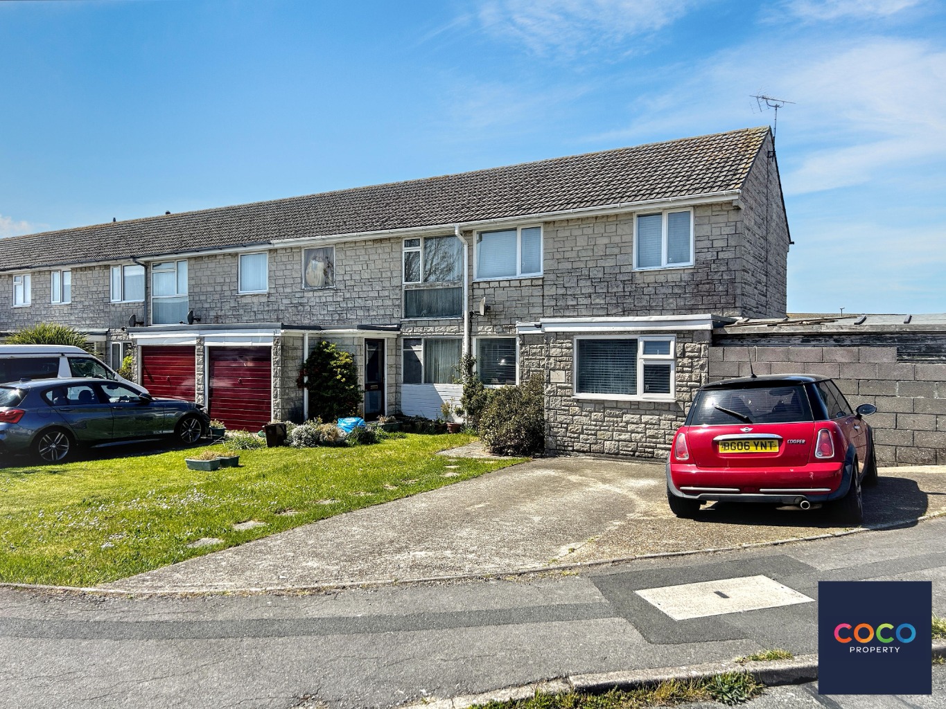 Spacious 4-Bed End-Terrace with Driveway & Garden on Portland Property image 1