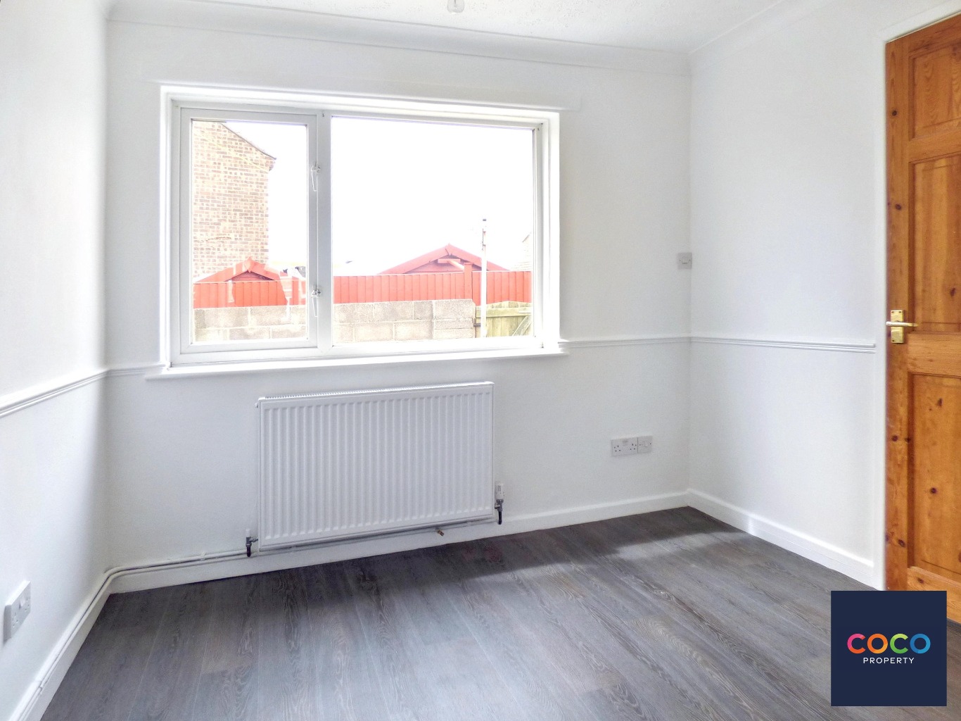 Spacious 4-Bed End-Terrace with Driveway & Garden on Portland Property image 4