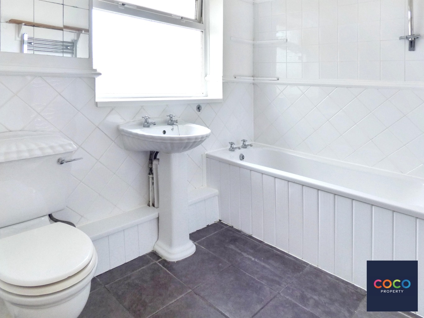 Spacious 4-Bed End-Terrace with Driveway & Garden on Portland Property image 9