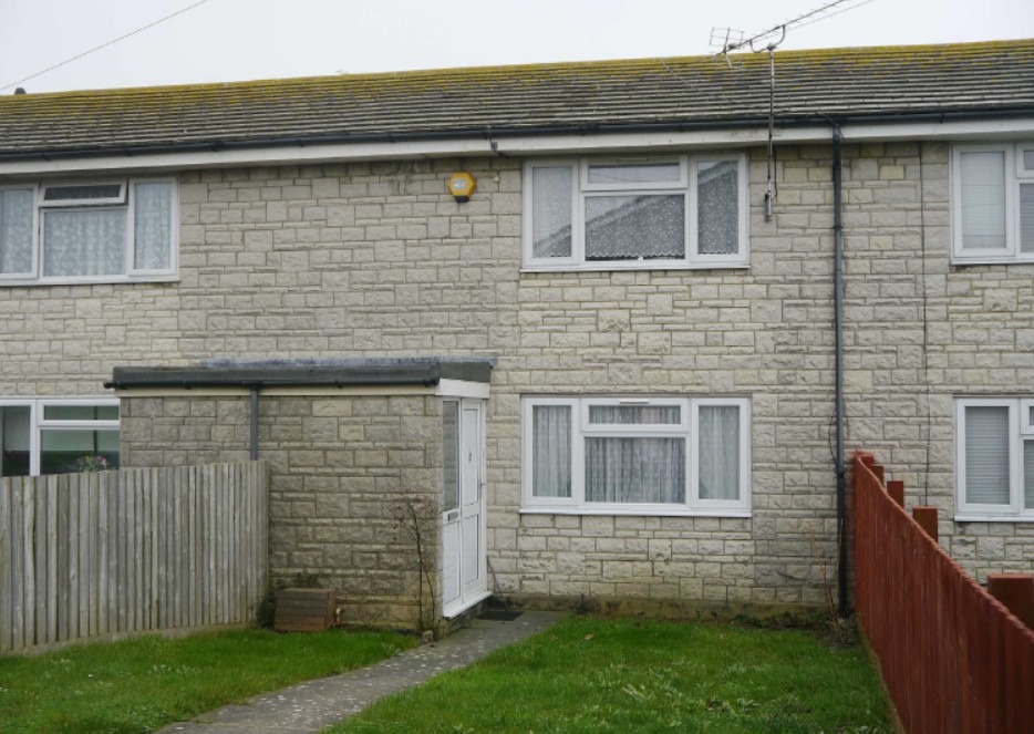 Charming Two Bed Terraced Home in Shortlands Property image 1