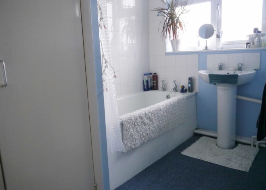 Charming Two Bed Terraced Home in Shortlands Property image 3