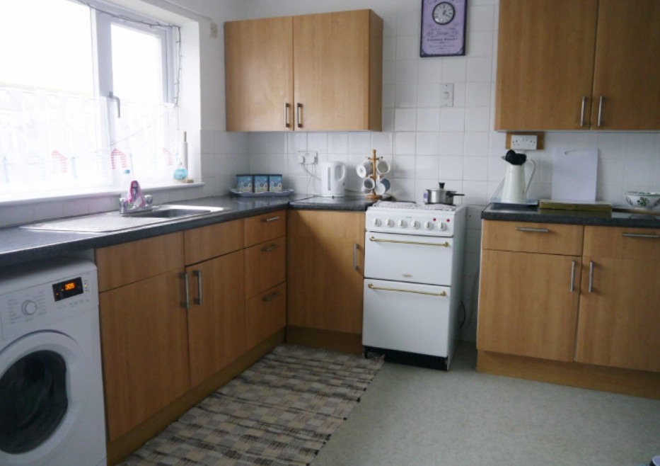 Charming Two Bed Terraced Home in Shortlands Property image 6