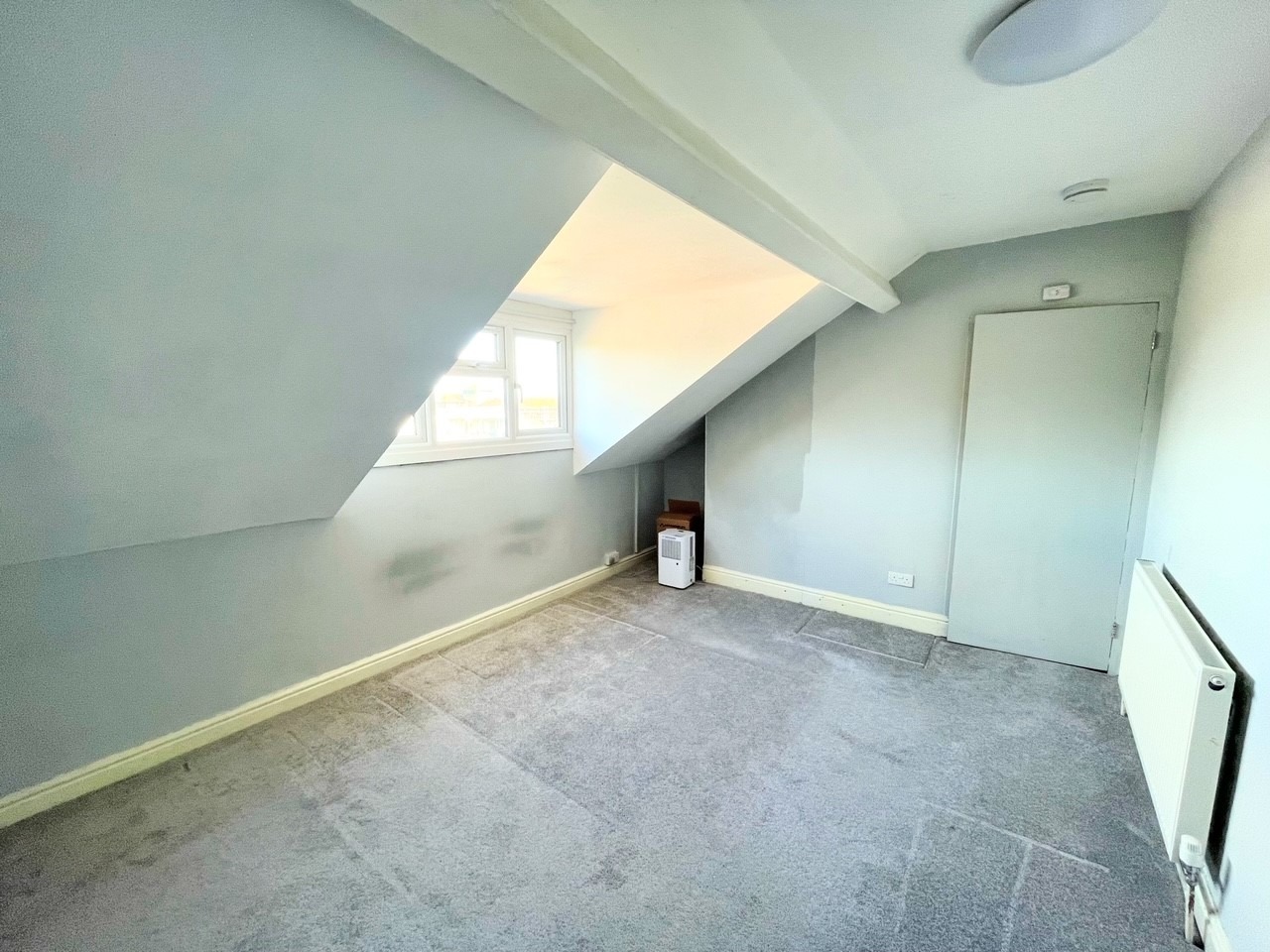Marina Views: Well-Presented Two Bed Flat in Popular Chickerell Road Property image 4
