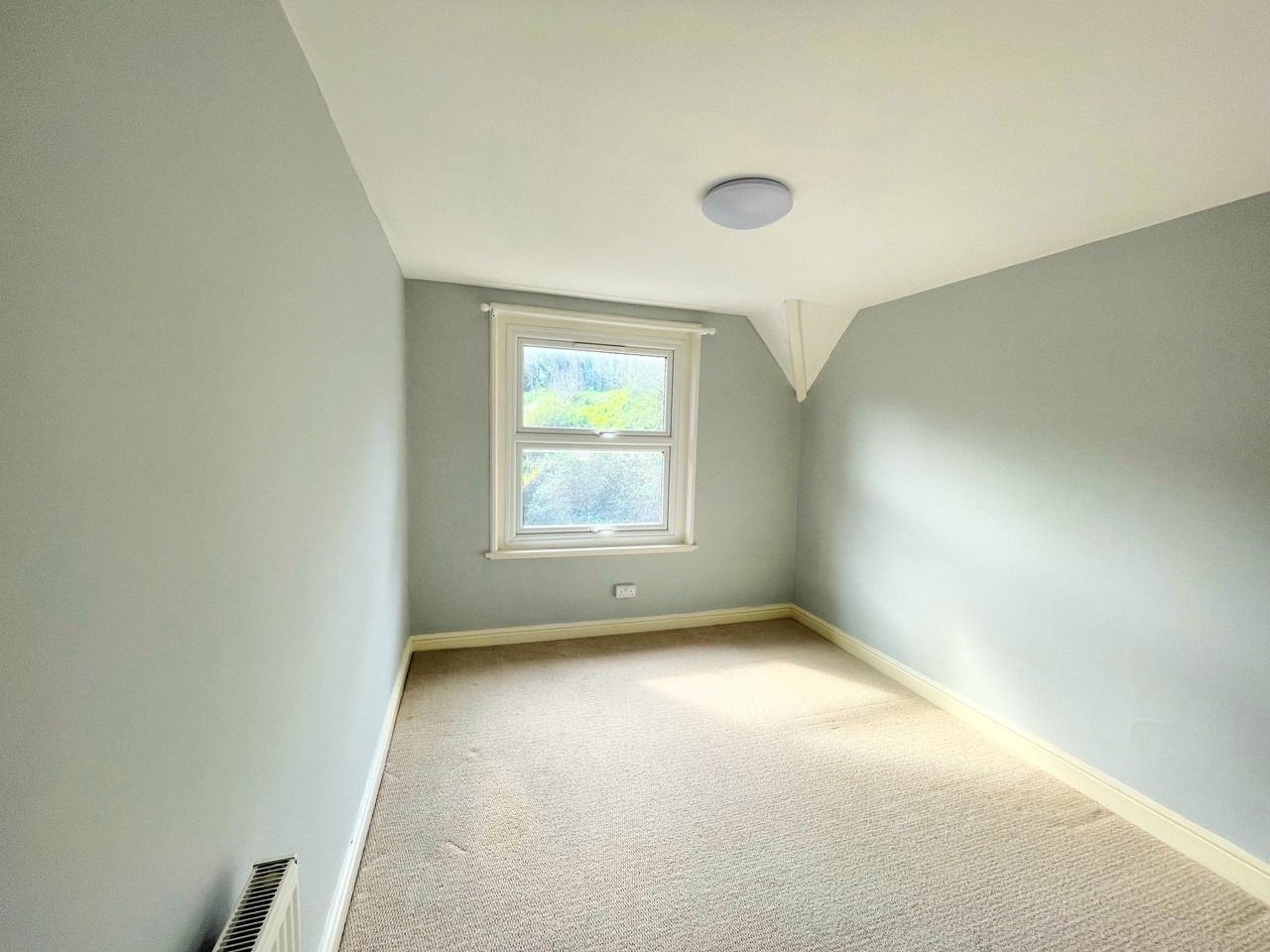 Marina Views: Well-Presented Two Bed Flat in Popular Chickerell Road Property image 3