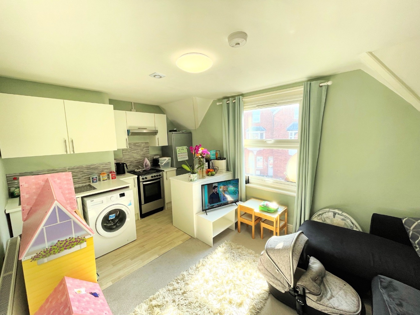 Marina Views: Well-Presented Two Bed Flat in Popular Chickerell Road Property image 7