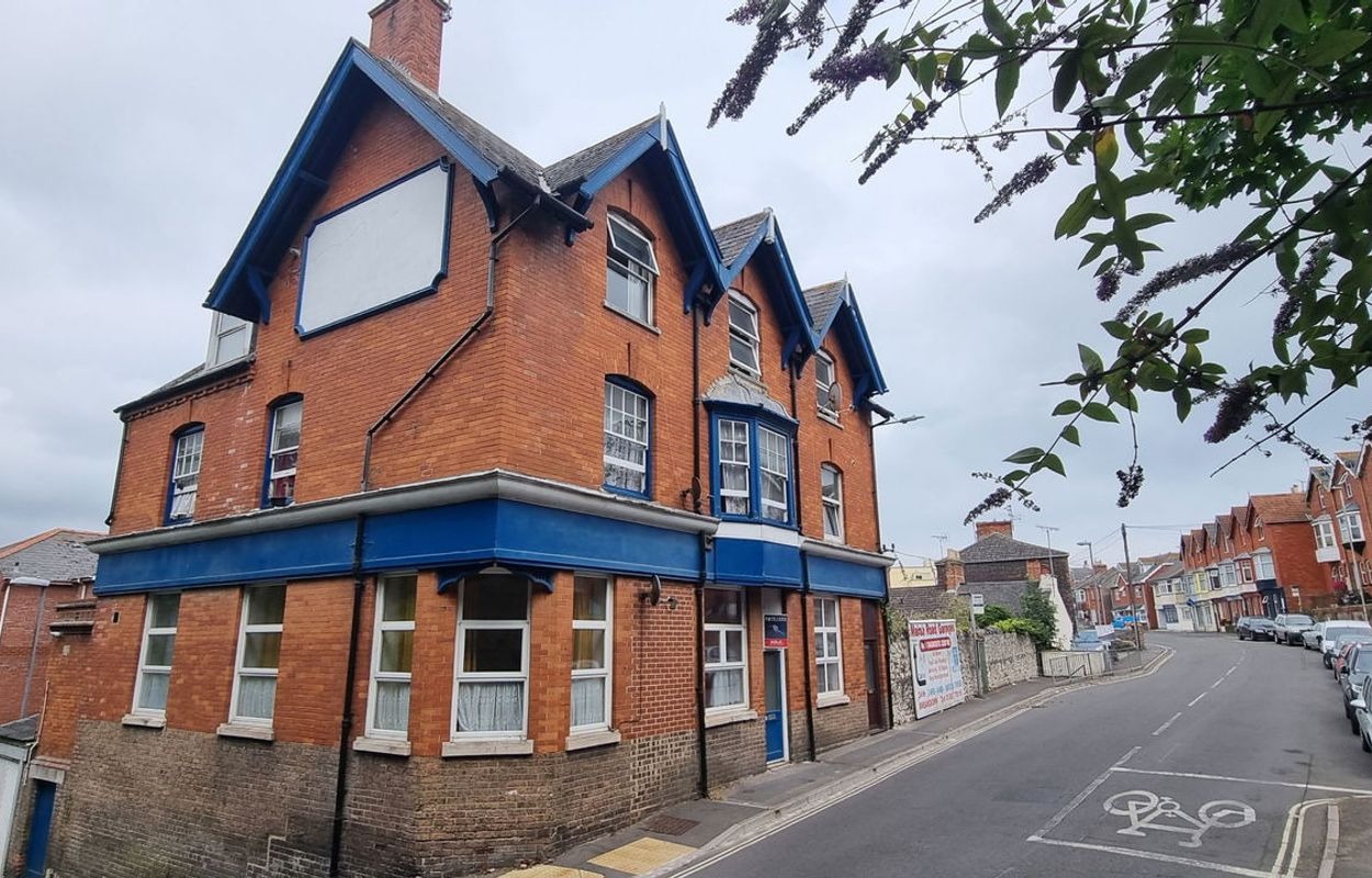 Marina Views: Well-Presented Two Bed Flat in Popular Chickerell Road Property image 1
