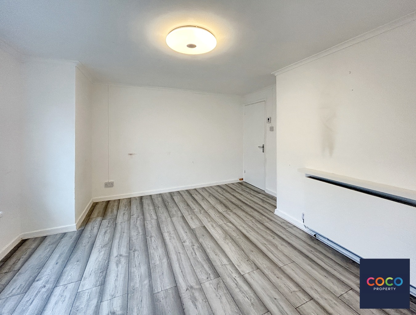 Sea view's Two Bedroom apartment with private garden in Isle of Portland. Great investment potential Property image 5