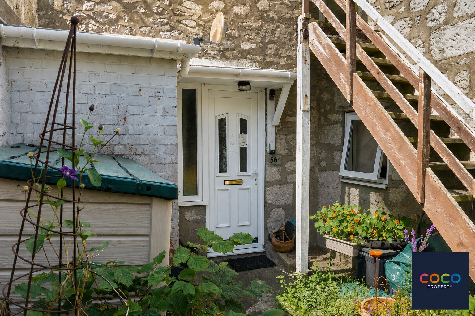Charming 2-Bed Period Apartment with Sea Views, Portland