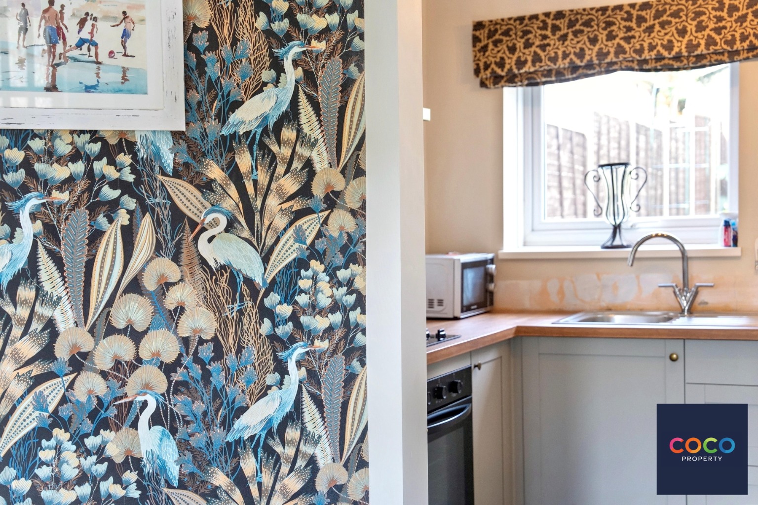 Charming 3 Bed Dorchester Home: Modern Kitchen, Garden Property image 10