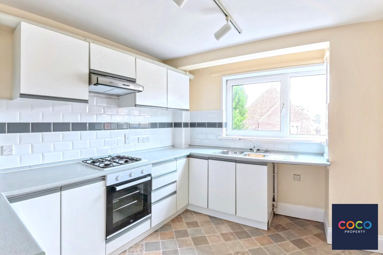 Two Bedroom Apartment in Dorchester Town Centre with Parking Property image 3