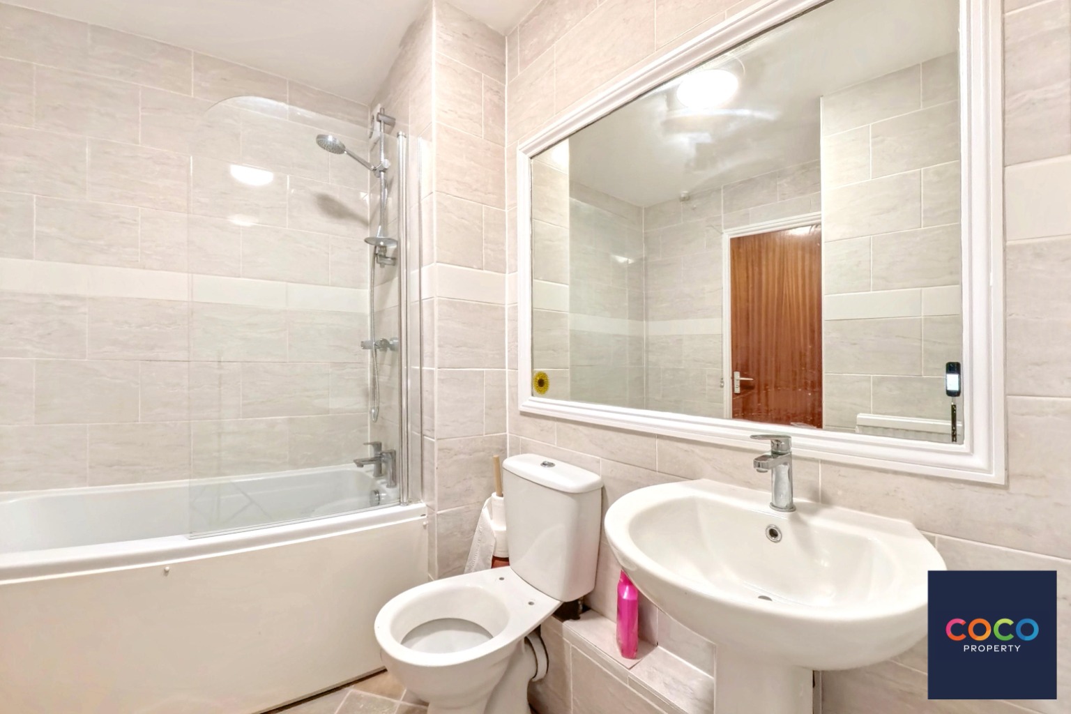 Two Bedroom Apartment in Dorchester Town Centre with Parking Property image 6