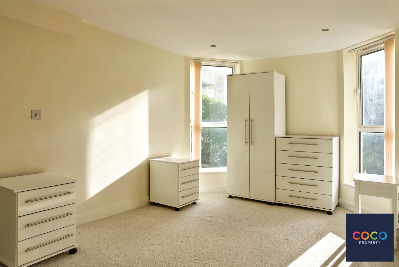 Two-Bedroom Duplex Apartment Two Balconies Harbour & Coastal Views Two Parking Spaces Availa Property image 6