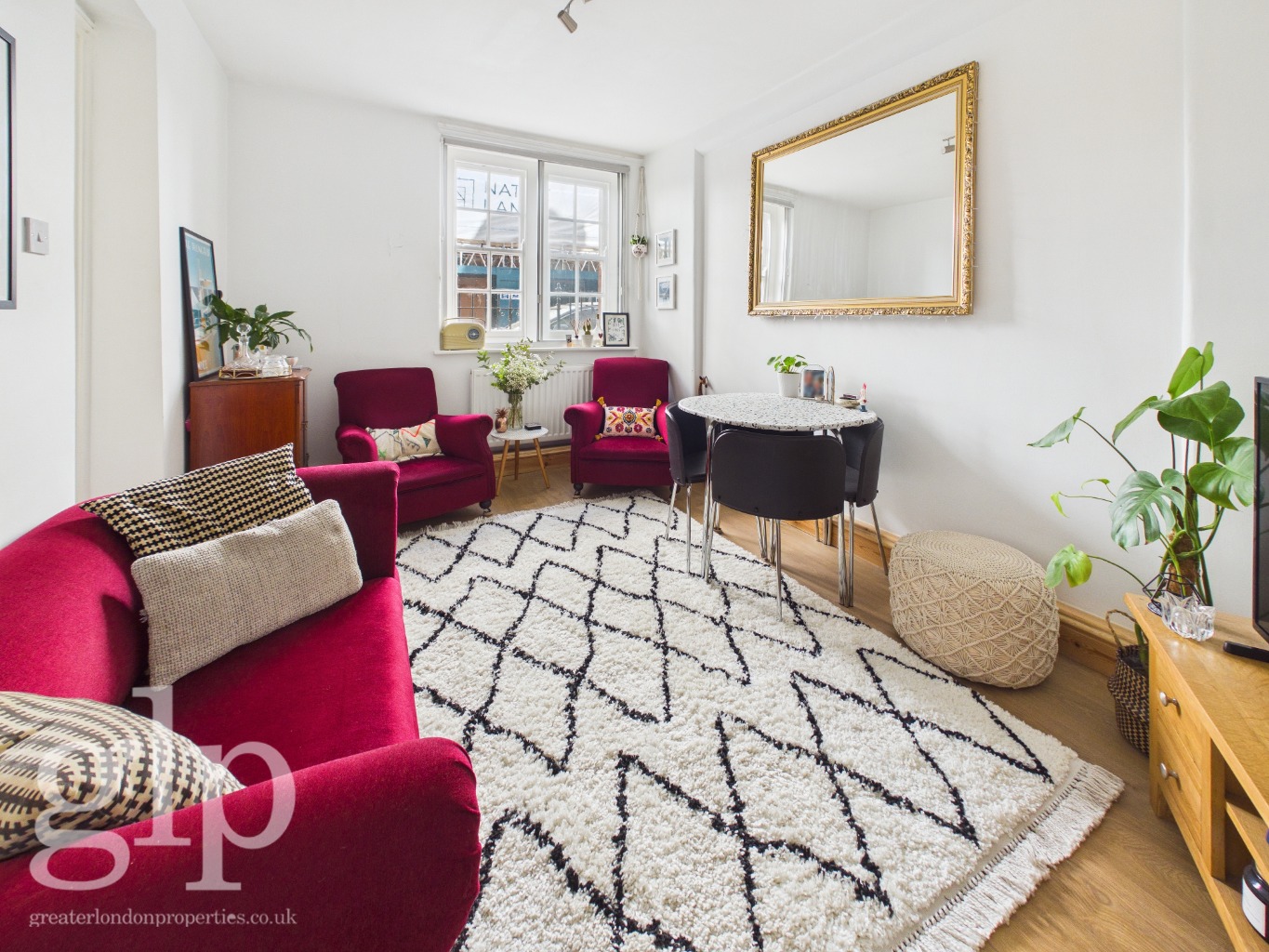 A well proportioned two bedroom apartment set in a beautiful red brick mansion block