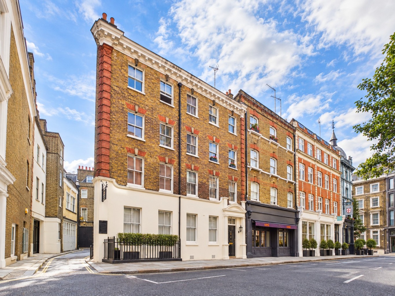 Beautifully Presented Two Bedroom Apartment in the Heart of Fitzrovia, Moments from Soho