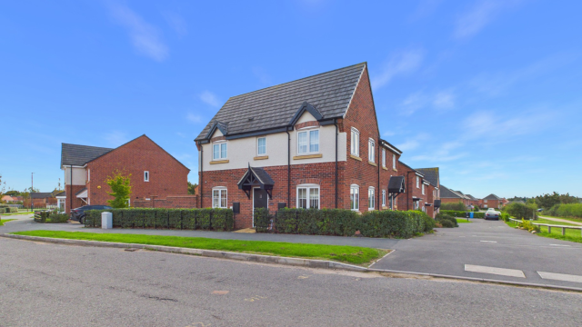 Modern Mickleover Home Providing Comfort, Style, and Countryside Walks. Ideal For First Time Buyers