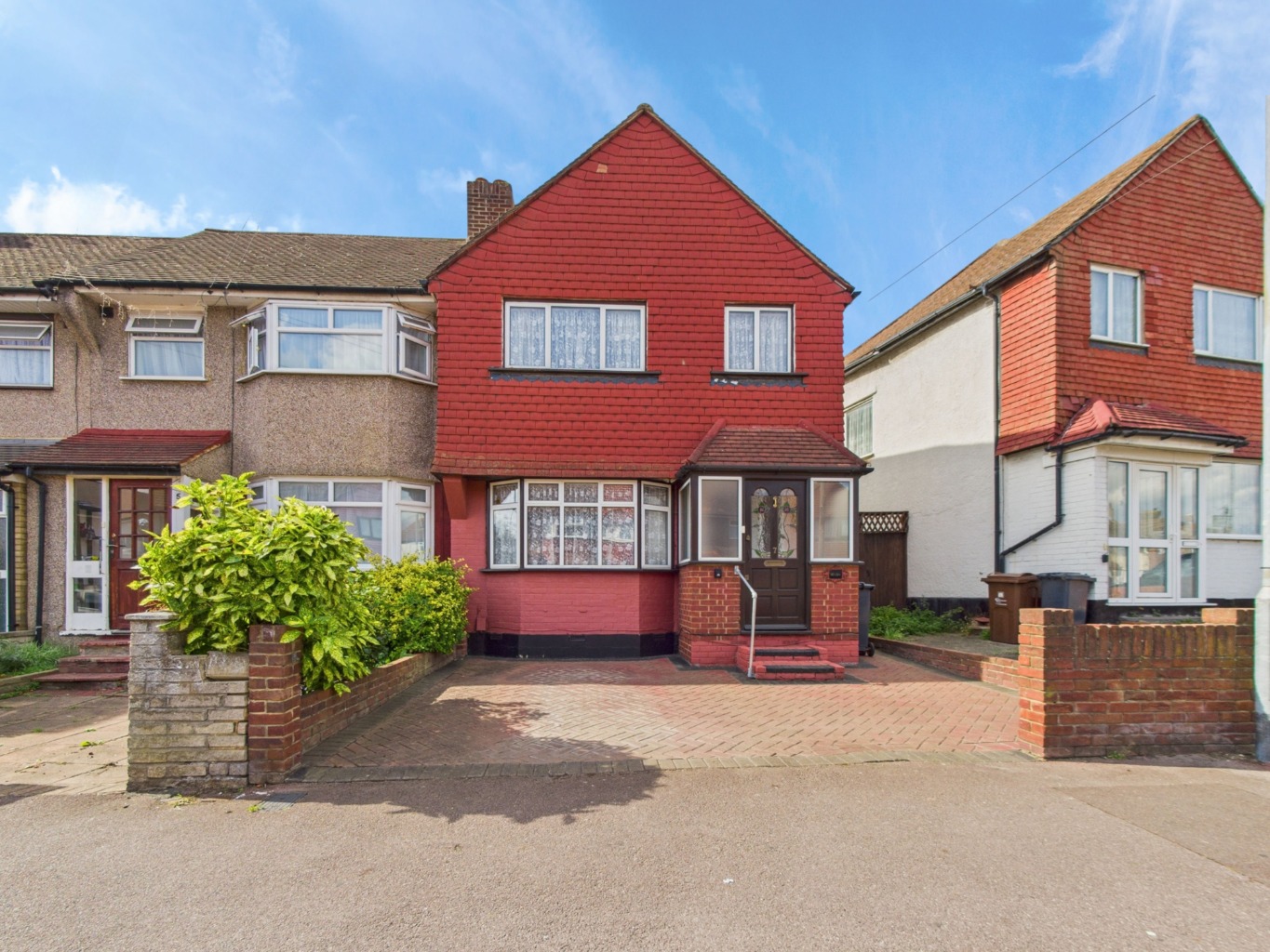 Extended Three-Bedroom End-Terrace Home with Off-Street Parking in Dagenham