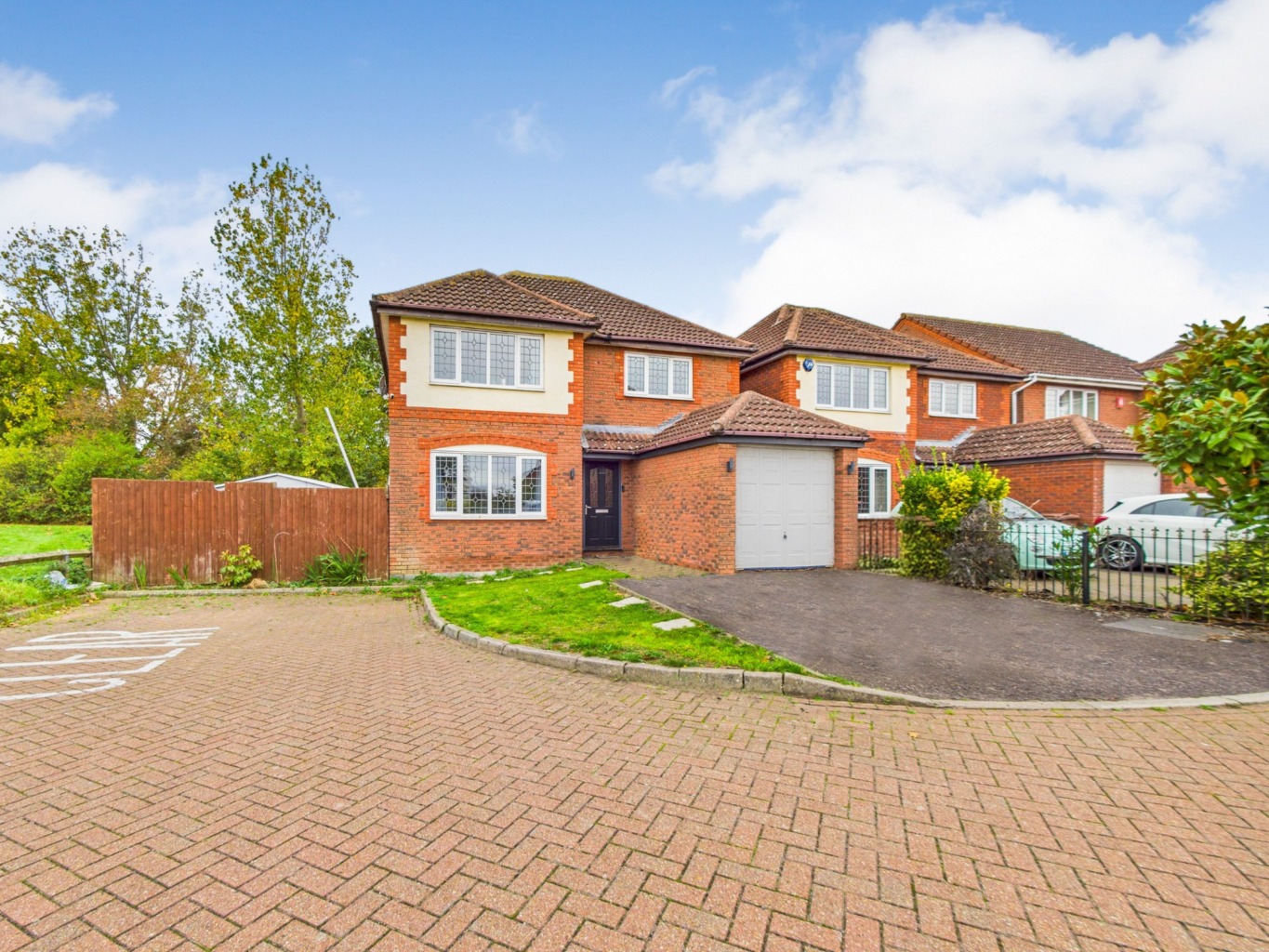 Beautiful Four-Bedroom Detached Family Home with Garage and Conservatory