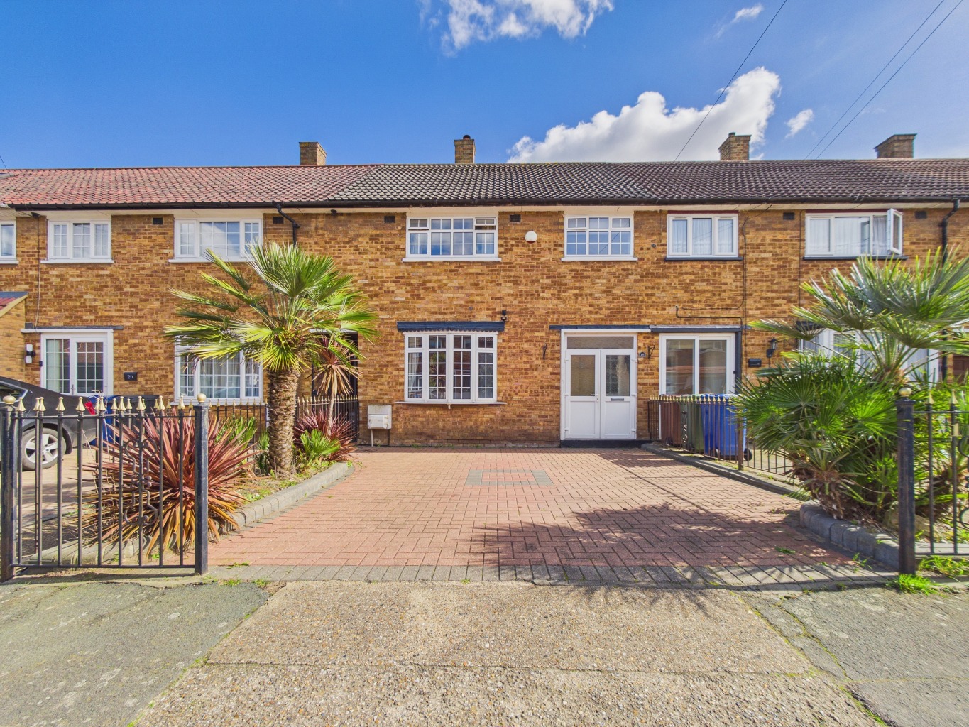 Chain Free Three Bedroom Terraced Home with Driveway in Aveley