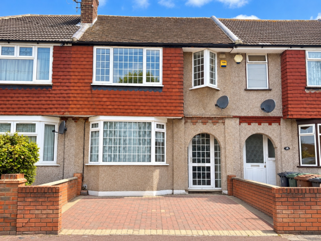 Modern Three-Bedroom Home with Off-Street Parking in Dagenham
