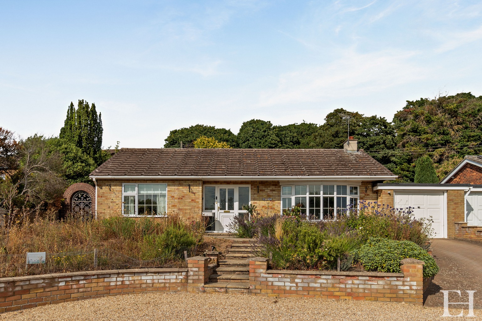 An attractive and well-presented detached two bedroom bungalow situated in an elevated position