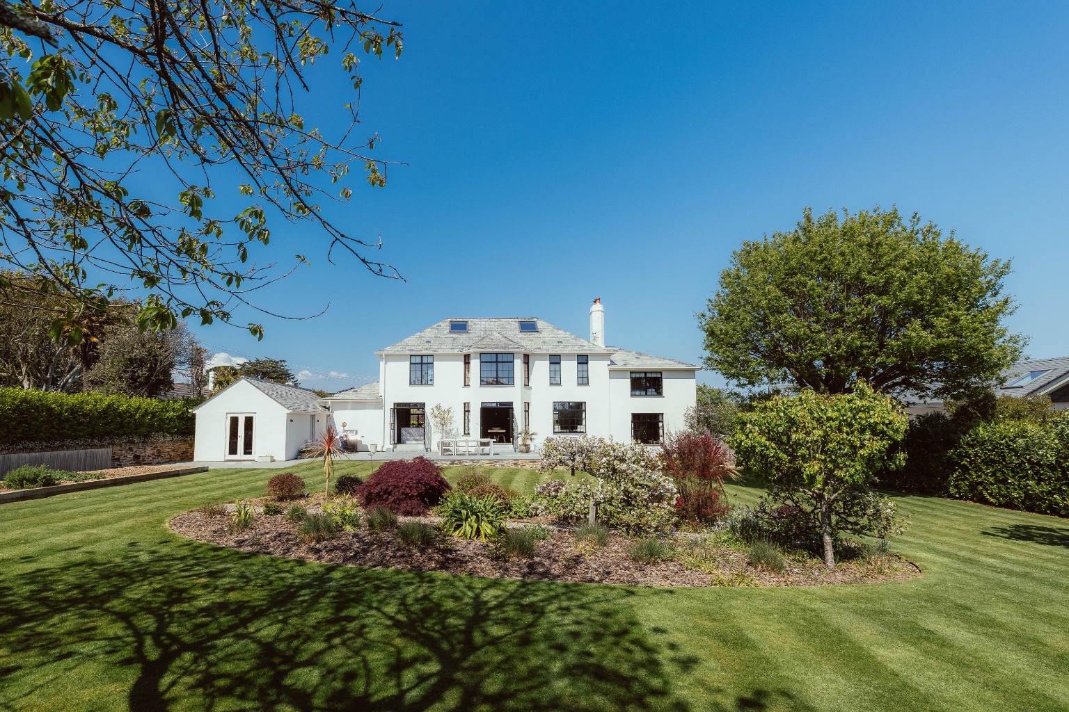Refined Luxury meets Coastal Elegance in St Mawes, Cornwall Refined Luxury meets Coastal Elegance in St Mawes, Cornwall