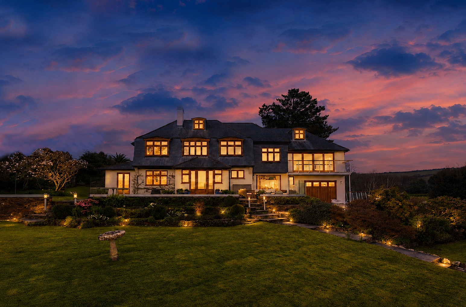 Refined Luxury, Art Deco Elegance and Restorative Waterside Living.