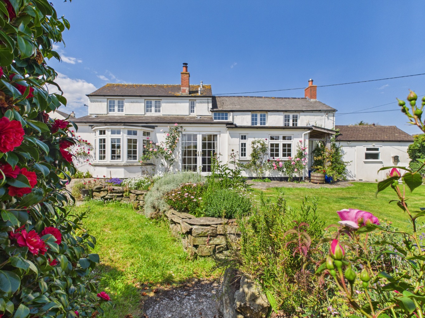 Charming Detached Cottage with Beautiful South-Facing Gardens in St Just in Roseland