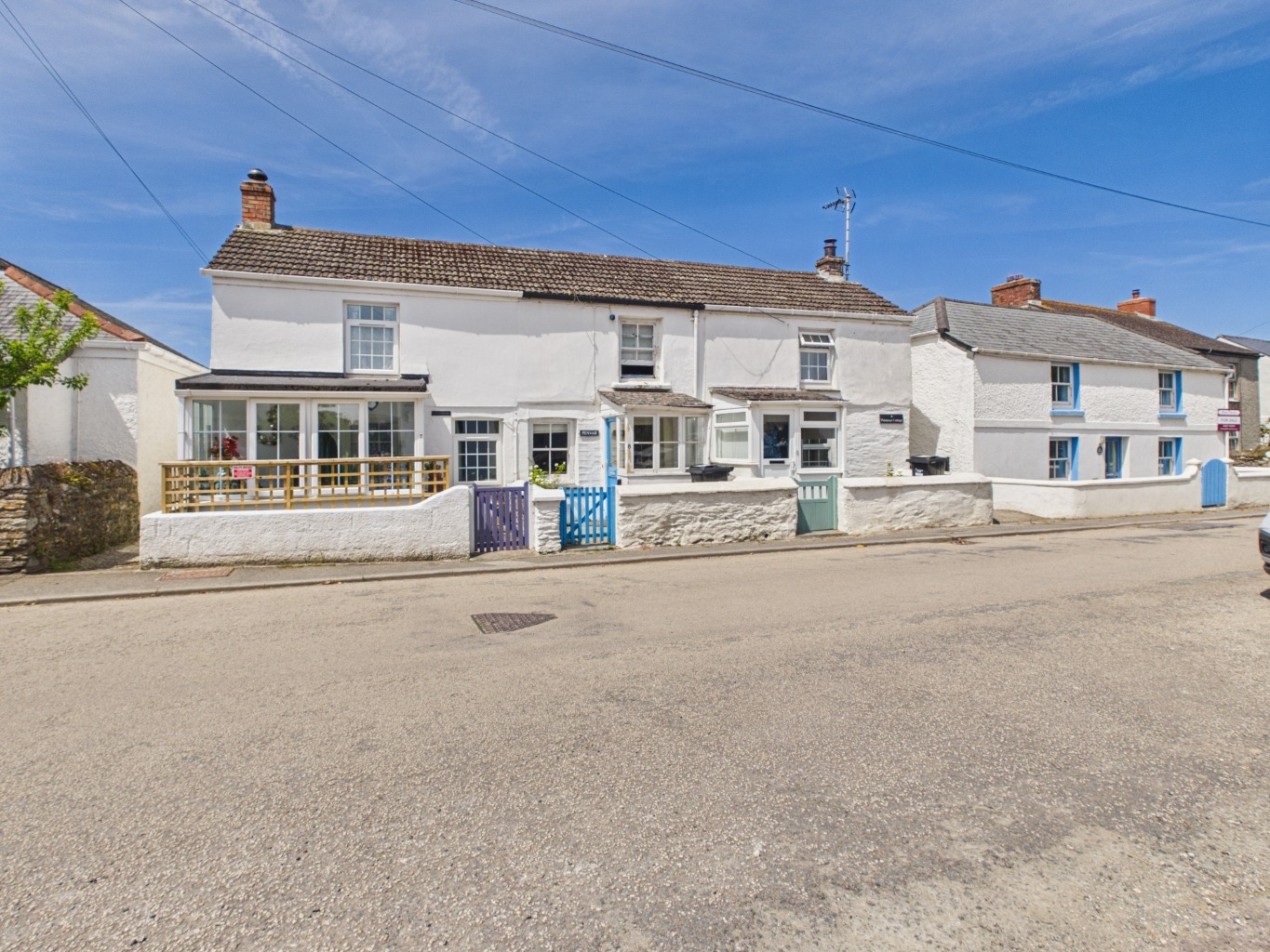 Charming Village Cottage with Countryside Views, Hot Tub & Detached Outbuilding