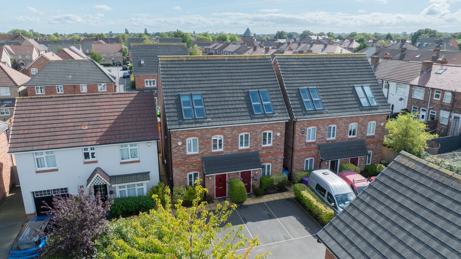 Stunning Three-Storey Home in Walton, Merseyside with Driveway
