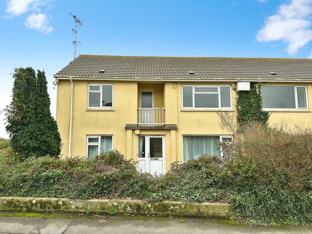 Helston, Two bedroom first floor flat Helston, Two bedroom first floor flat