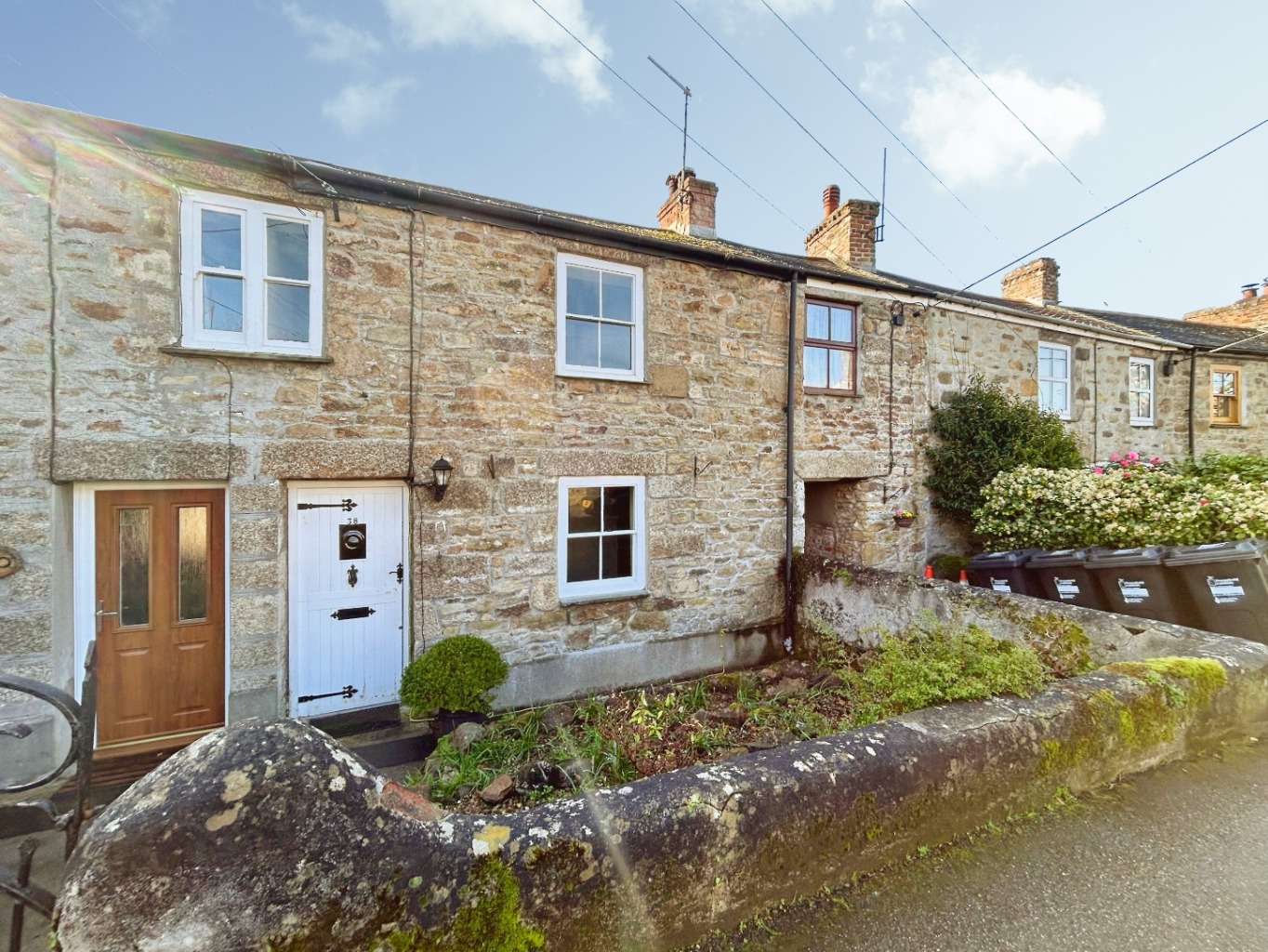 St. Erth, Two bed cottage with no onward chain