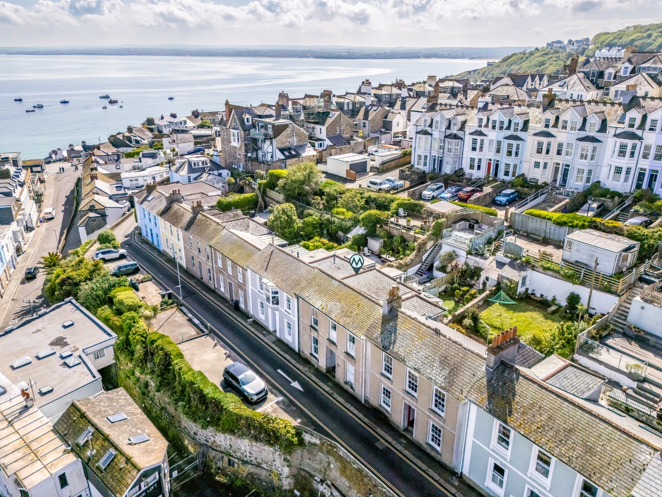 Modern Two Bed Family Home with St Ives Bay Views & Parking