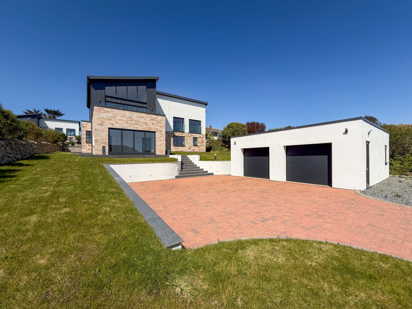 Coverack, Contemporary new build home