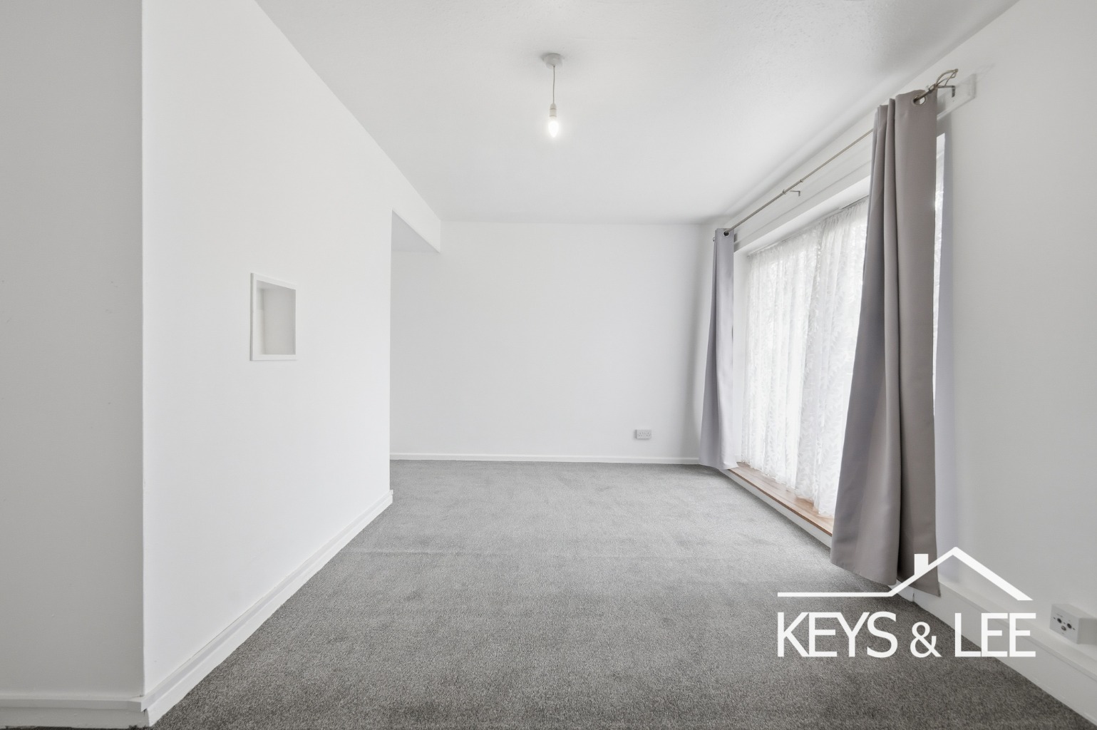 A 'chain free', ground floor, 2 double bedroom flat that's been redecorated throughout. property first image