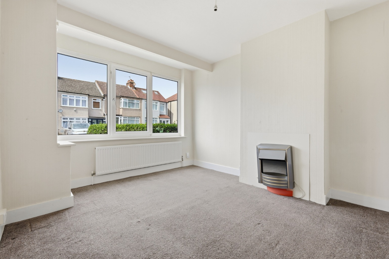 Chain free family home with 3 bedrooms, conservatory, 2 bathrooms, large garden and outbuilding. property first image