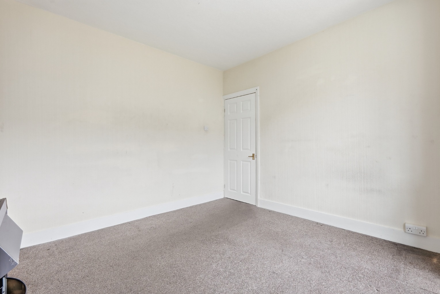 Chain free family home with 3 bedrooms, conservatory, 2 bathrooms, large garden and outbuilding. property first image