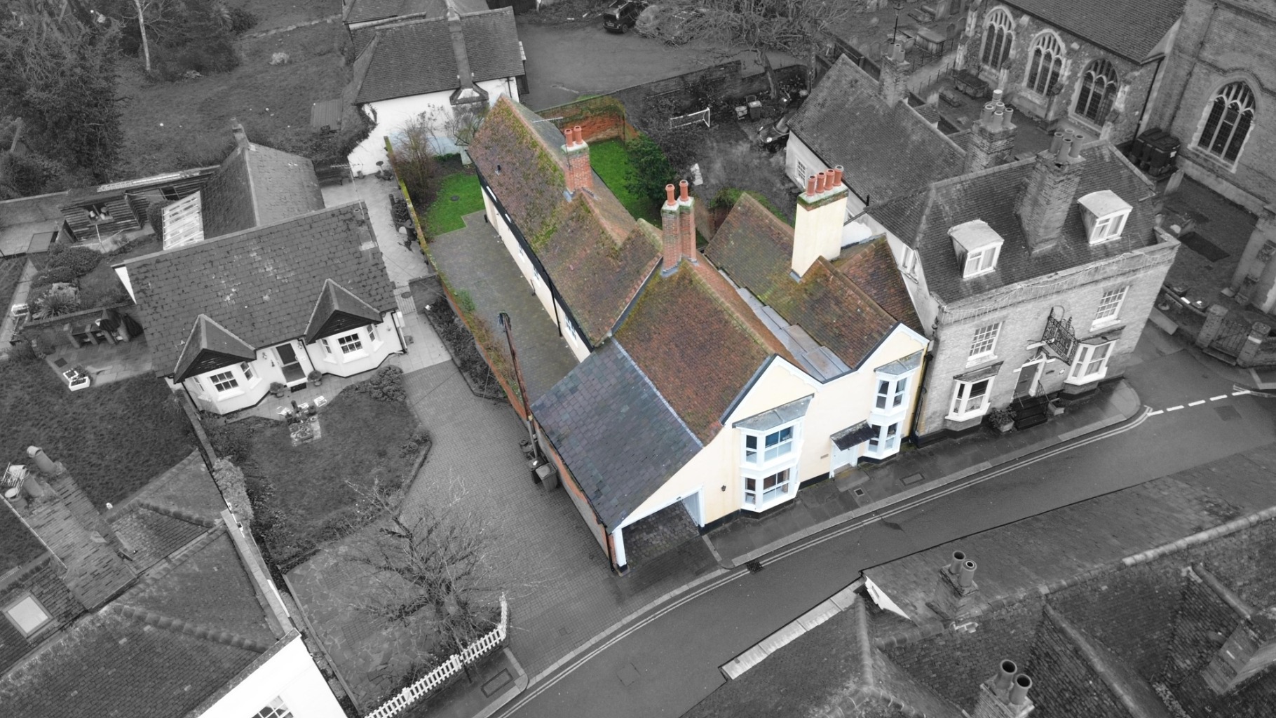 Historic c.1410 Home with Four En-Suite Bedrooms.