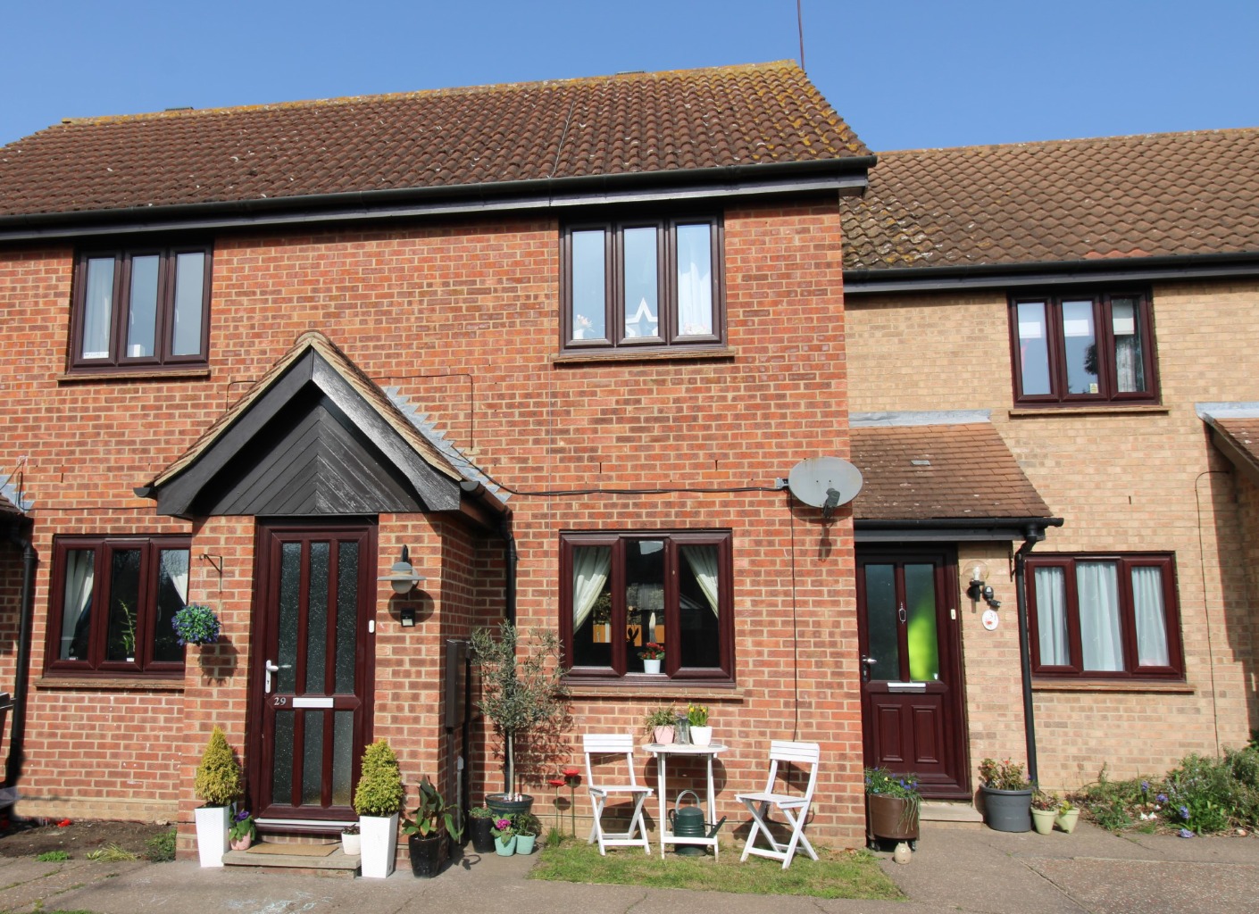 A SPACIOUS GROUND FLOOR MAISONETTE....