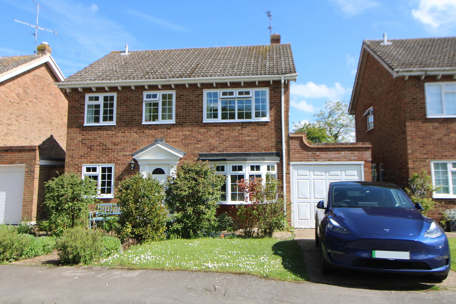 Spacious &  modern detached family home...