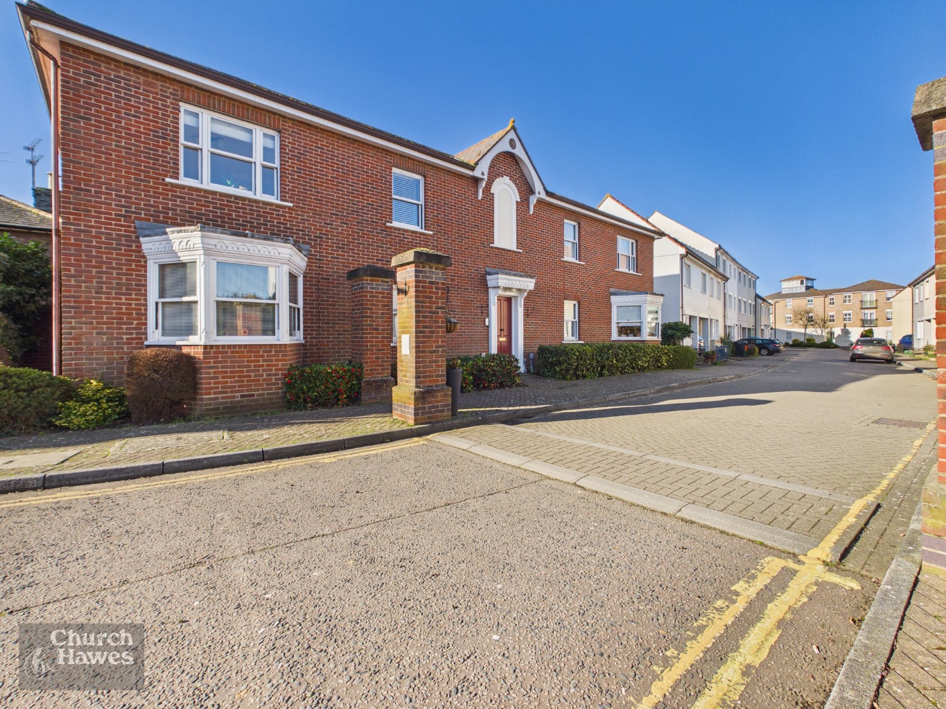 **HIGHLY SOUGHT AFTER GATE STREET MEWS** ONE BEDROOM FIRST FLOOR APARTMENT! TOWN CENTRE LOCATION!