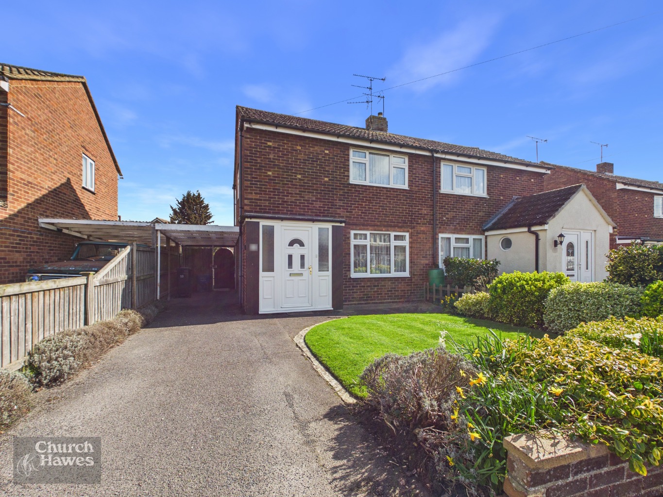 OFFERED FOR SALE WITH NO ONWARD CHAIN!